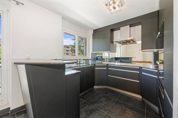 Geräumige 1.5-Zimmer-Duplex-Wohnung in Urdorf 3