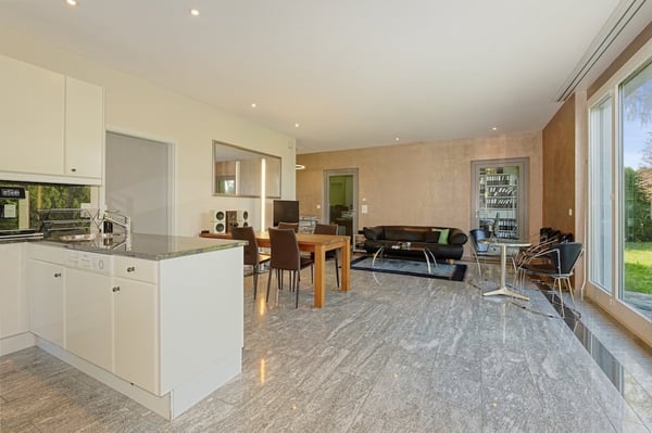 Wohnung mit 1.5 Zi, Garten & zusätzlichen 84 m² Nebenräumen – im eigenen Hausteil mit Privatsphäre 3