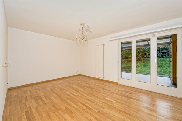 Bestandesliegenschaft mit vielseitigem Baupotenzial an bevorzugter Lage in Zürich-Affoltern 8