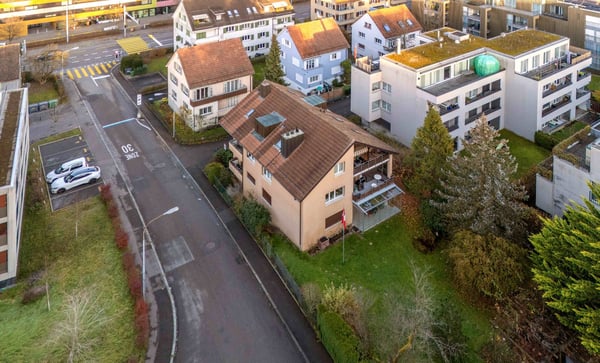 Bestandesliegenschaft mit vielseitigem Baupotenzial an bevorzugter Lage in Zürich-Affoltern 2