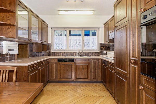 Bestandesliegenschaft mit vielseitigem Baupotenzial an bevorzugter Lage in Zürich-Affoltern 5