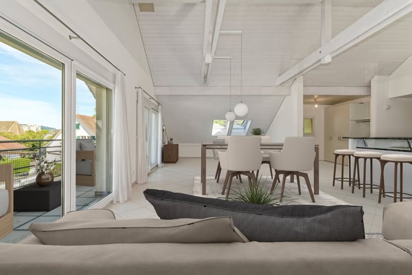 Einzigartige Dachwohnung mit Charme, viel Raum und Weitblick 1