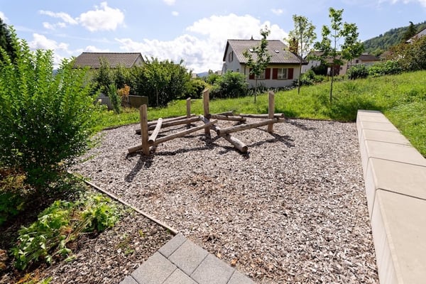 Moderne 1.5-Zimmer-Attikawohnung mit grosszügigen Terrassen und Lift in die Wohnung 16