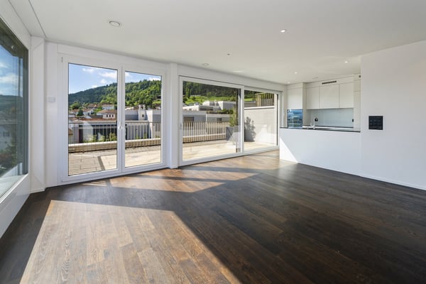 Moderne 1.5-Zimmer-Attikawohnung mit grosszügigen Terrassen und Lift in die Wohnung 6