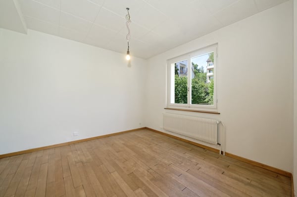 Familienparadies in Zürich Höngg – 5-Zimmer-Doppel-Einfamilienhaus mit grossem Sonnengarten 9