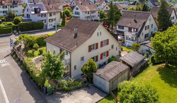 Familienparadies in Zürich Höngg – 5-Zimmer-Doppel-Einfamilienhaus mit grossem Sonnengarten 13