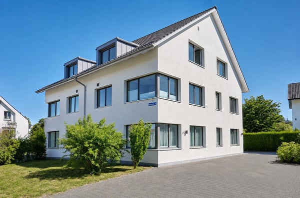Frisch sanierte 2.5-Zimmer-Wohnung in Greifensee 1