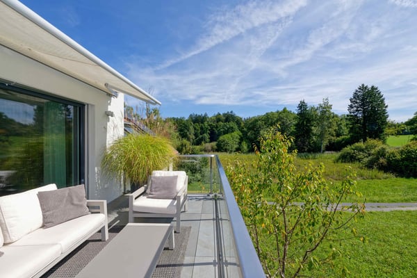166 m² Wohnraum mit zwei Terrassen und freiem Blick ins Grüne 1