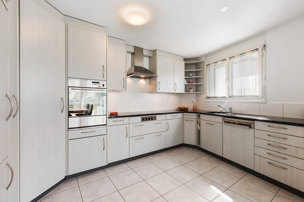 4.5-Zimmer-Attika-Maisonette - umgeben von Grün, gekrönt von Licht in Uitikon 2