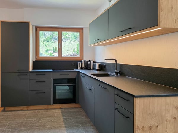 Renovierte 3½-Zimmer-Ferienwohnung im 3. OG in nächster Nähe zu der Bergbahnstation 5