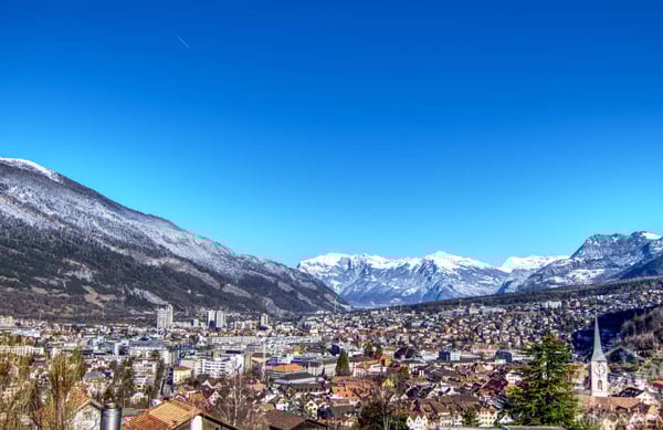 Bauland erschlossen mit 9 Bewilligten Bauten 2