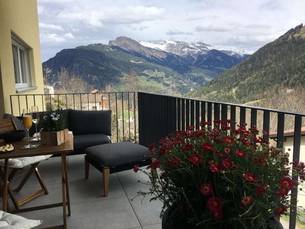 Wunderschöne grosszügige Erstwohnung mit Aussicht 5