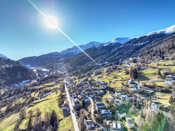 Wunderschöne grosszügige Erstwohnung mit Aussicht 2