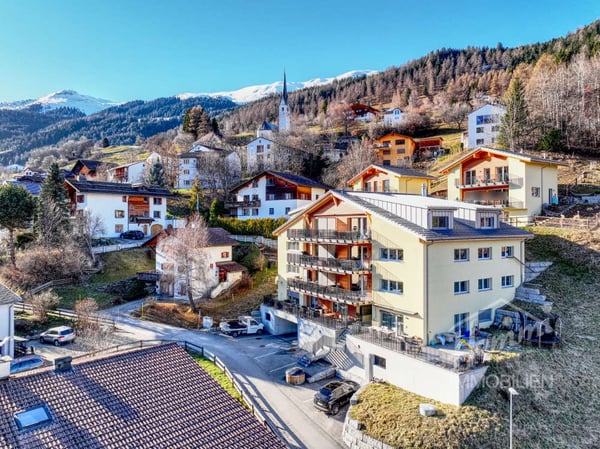 Wunderschöne grosszügige Erstwohnung mit Aussicht 7