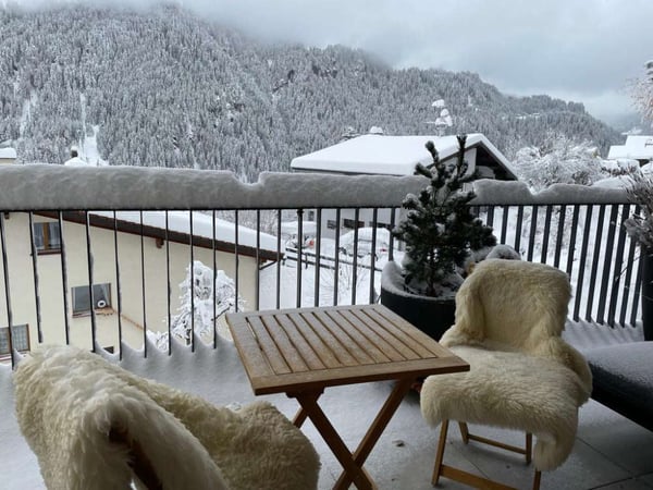 Wunderschöne grosszügige Erstwohnung mit Aussicht 4