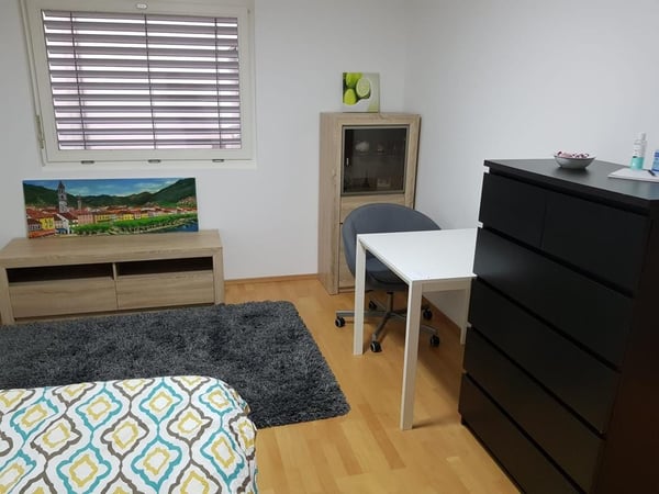 3.5-Zimmer-Wohnung mit Sitzplatz und Lift in Domat/Ems – sofort verfügbar 8