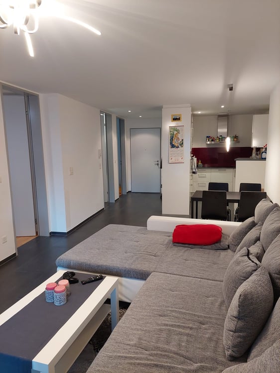 3.5-Zimmer-Wohnung mit Sitzplatz und Lift in Domat/Ems – sofort verfügbar 4
