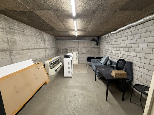 Archiv / Lagerraum / Werkstatt ca. 21 m2 mit Direktzugang aus Garage 2
