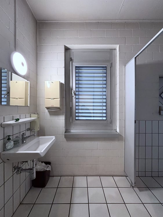 Ausgebauter heller Büroraum nahe Grüzepark 4