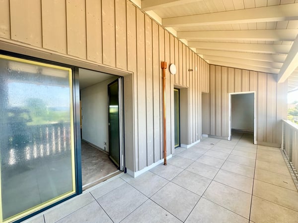 Erstbezug! 3.5-Zi.-Wohnung mit grossem gedeckten Balkon 5
