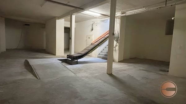 GROSSZÜGIGE LAGERFLÄCHE / SPACIOUS STORAGE AREA 7