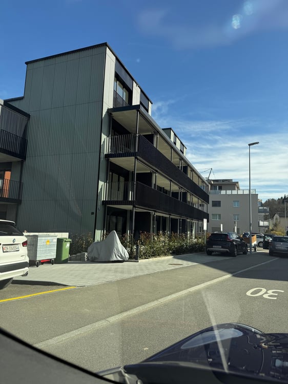 1.5-ZIMMER-WOHNUNG MIT GROSSZÜGIGEN BALKONEN IN THALWIL 6