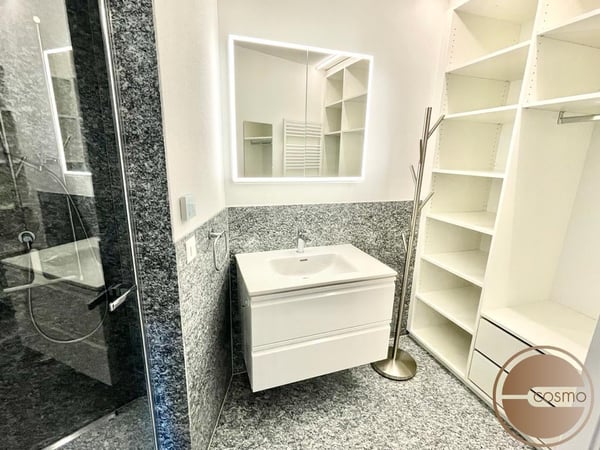 STILVOLL WOHNEN IM JUGENDSTIL: 1.5 ZI.-WOHNUNG / STYLISH LIVING IN ART NOUVEAU: 1.5 ROOM APARTMENT 8