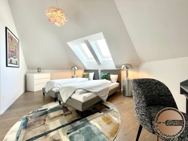 PENTHOUSE MIT AUSSICHT IM HERZEN WIEDIKONS / PENTHOUSE WITH VIEW IN THE HEART OF WIEDIKON 8