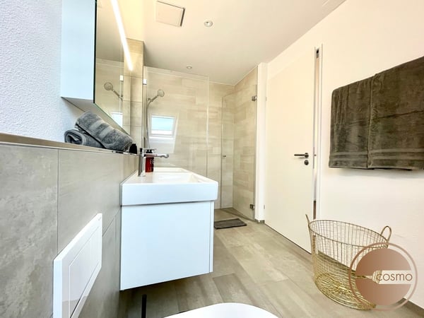 PENTHOUSE MIT AUSSICHT IM HERZEN WIEDIKONS / PENTHOUSE WITH VIEW IN THE HEART OF WIEDIKON 11