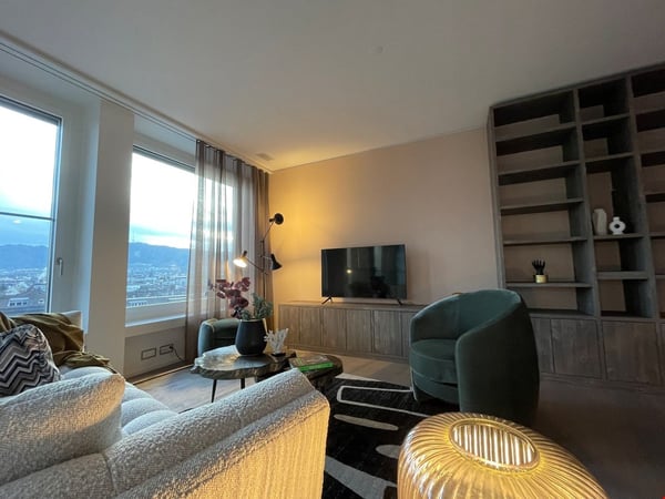 ABOVE & BEYOND – Mitten im Geschehen über den Dächern der Europaallee 12