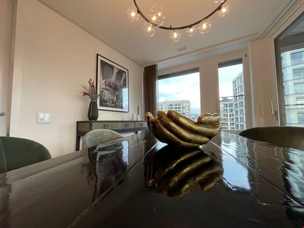 ABOVE & BEYOND – Mitten im Geschehen über den Dächern der Europaallee 6