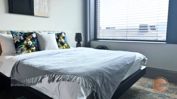 LUXURIÖSES WOHNEN ÜBER DEN DÄCHERN ZÜRICHS /  LUXURIOUS LIVING ABOVE THE ROOFS OF ZURICH 2