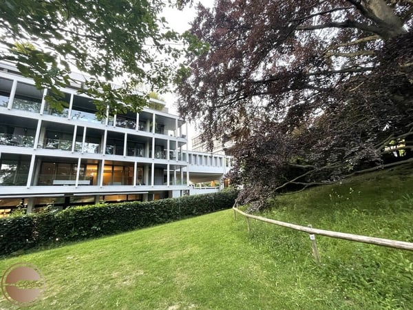 KUNSTVOLLES 1-SCHLAFZIMMER APARTMENT AM SEEBURGPARK / ARTISTIC 1-BEDROOM APARTMENT AT SEEBURGPARK 8