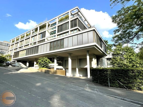 KUNSTVOLLES 1-SCHLAFZIMMER APARTMENT AM SEEBURGPARK / ARTISTIC 1-BEDROOM APARTMENT AT SEEBURGPARK 10
