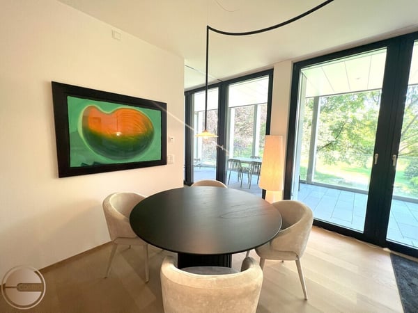 KUNSTVOLLES 1-SCHLAFZIMMER APARTMENT AM SEEBURGPARK / ARTISTIC 1-BEDROOM APARTMENT AT SEEBURGPARK 2