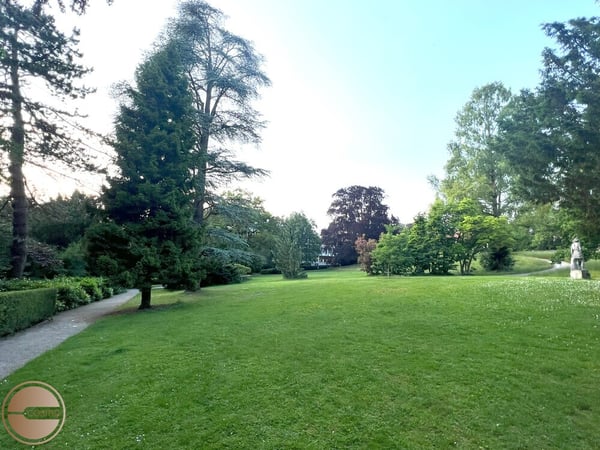 KUNSTVOLLES 1-SCHLAFZIMMER APARTMENT AM SEEBURGPARK / ARTISTIC 1-BEDROOM APARTMENT AT SEEBURGPARK 5