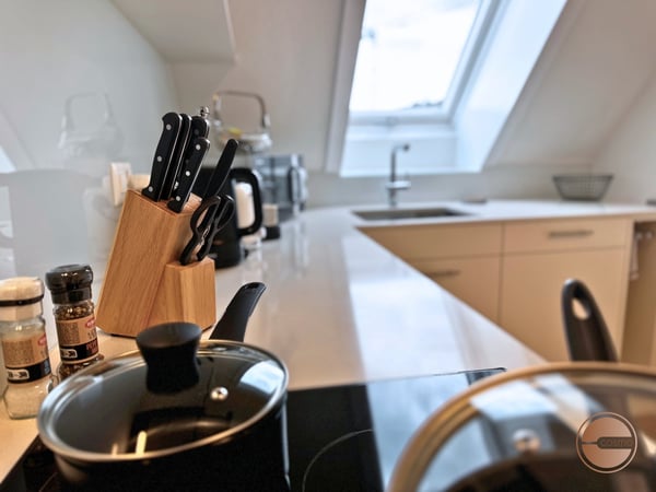 COSMOPOLITAN APARTMENTS - 1.5 ROOM / 3-BEDROOM SERVICED APARTMENT 10