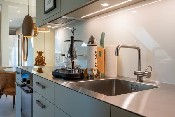 Brandnew: Rooftop Serviced & Furnished Apartment in Prime Seefeld Location 9