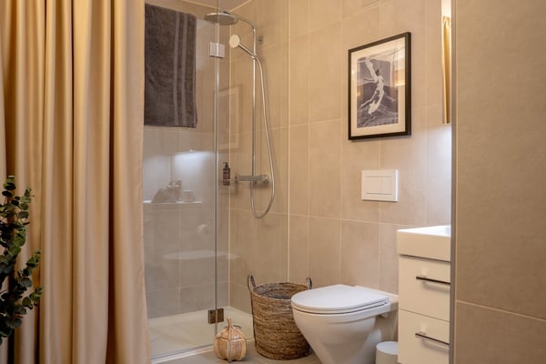 Brandnew: Rooftop Serviced & Furnished Apartment in Prime Seefeld Location 12