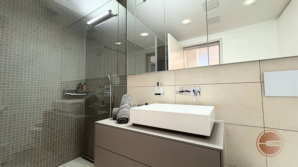 IM HERZEN VON WIEDIKON: MODERNE 1.5 ZI-WOHNUNG / IN THE HEART OF WIEDIKON: MODERN 1.5 ROOM APARTMENT 11