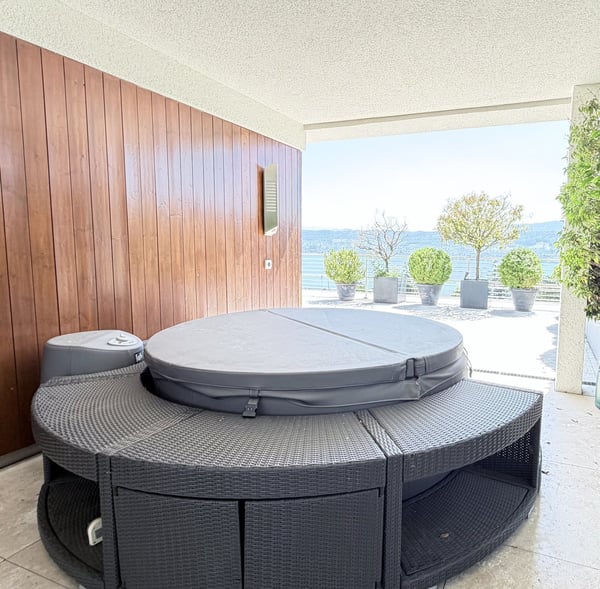 Grosszügige 6-Zimmer-Terrassenwohnung mit atemberaubendem Ausblick in Herrliberg 10