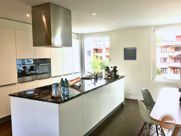 STILVOLLES 4.5 ZI. APARTMENT MITTEN IN DER STADT / STYLISH 4.5 ROOM APARTMENT IN THE MIDDLE OF CITY 8