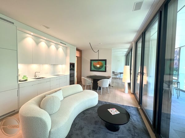 KUNSTVOLLES 1-SCHLAFZIMMER APARTMENT AM SEEBURGPARK / ARTISTIC 1-BEDROOM APARTMENT AT SEEBURGPARK 1
