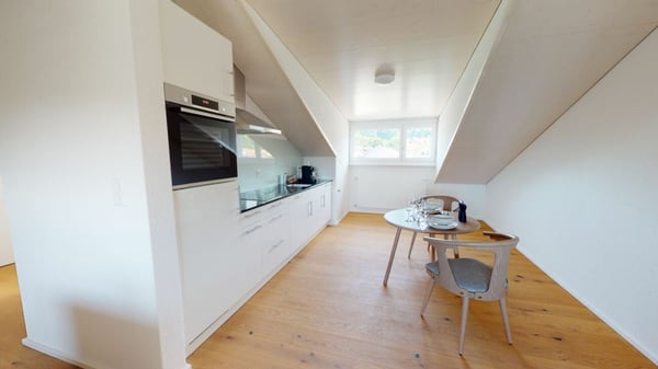 Möbelierte Dachwohnung an zentraler Lage 2