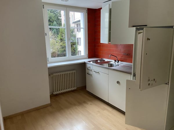 Helle Altbauwohnung an zentraler Lage 2