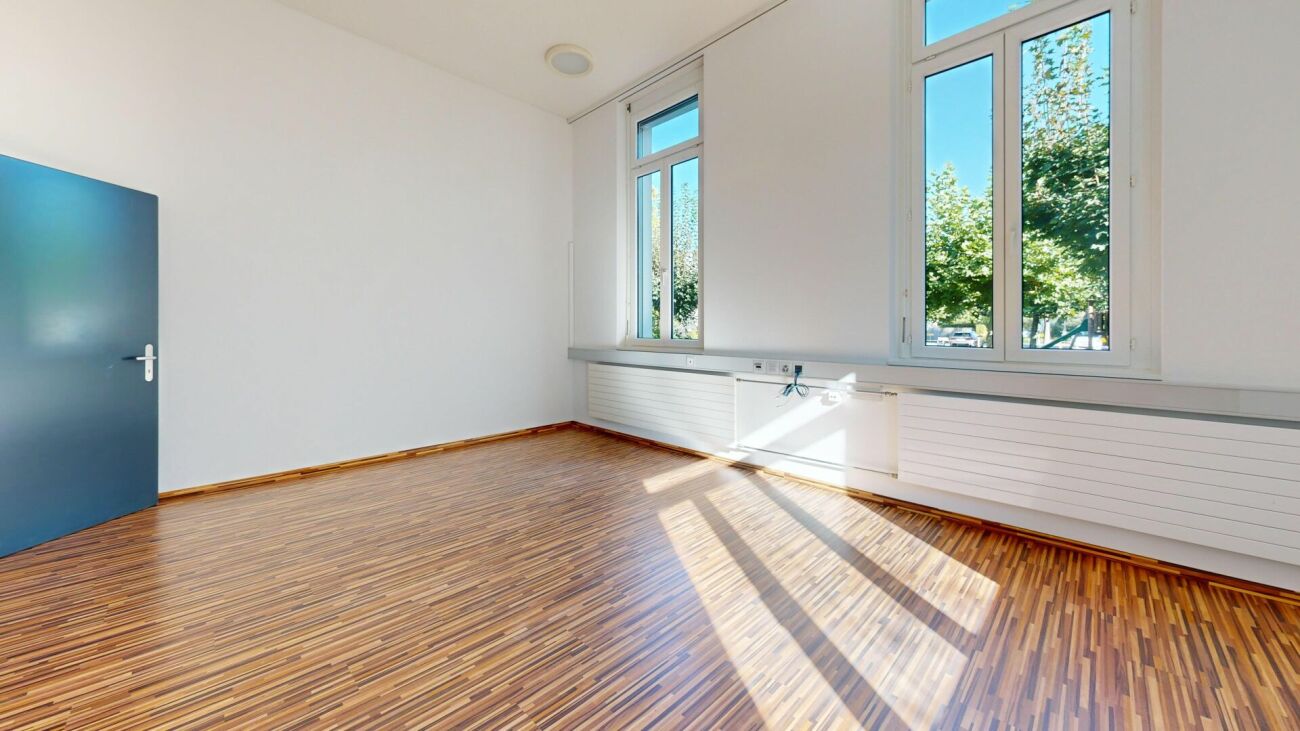 2 uffici luminosi al piano terra, 56 m2