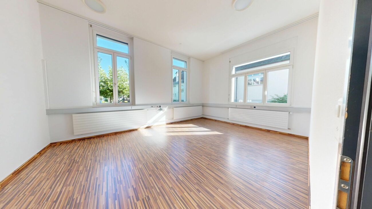 2 uffici luminosi al piano terra, 56 m2