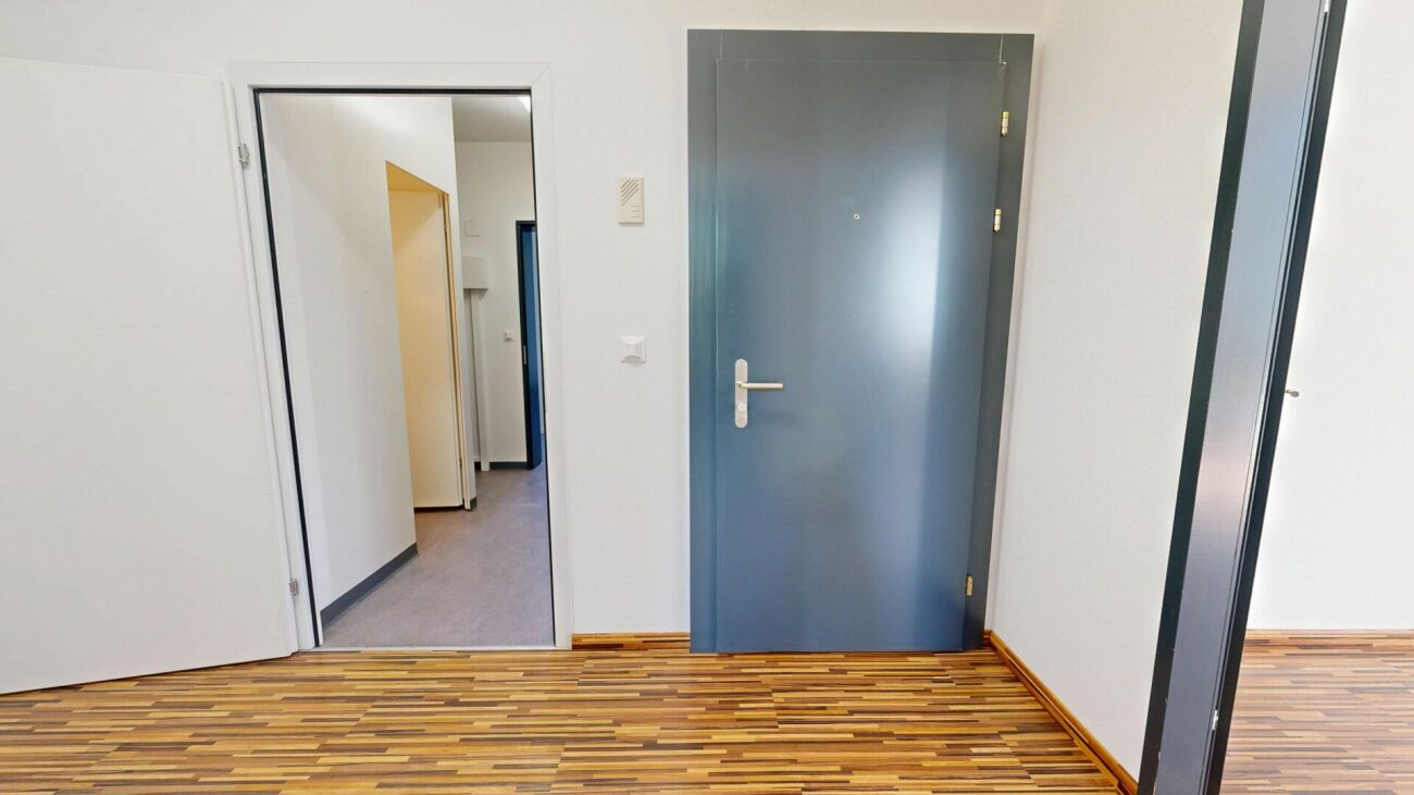 2 uffici luminosi al piano terra, 56 m2