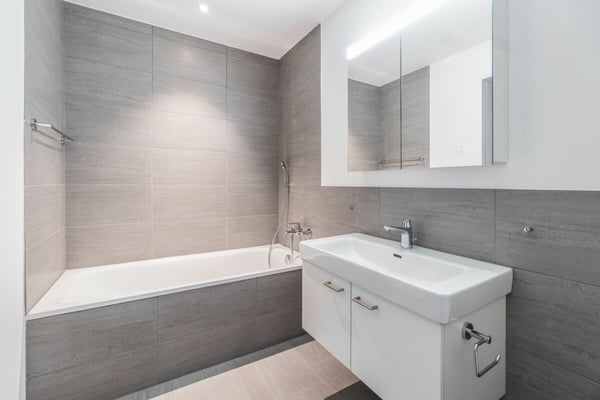 Moderne 3.5 Zimmer Wohnung 12