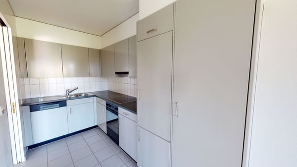 Stadtnahe 4.5 Zimmer Wohnung 2